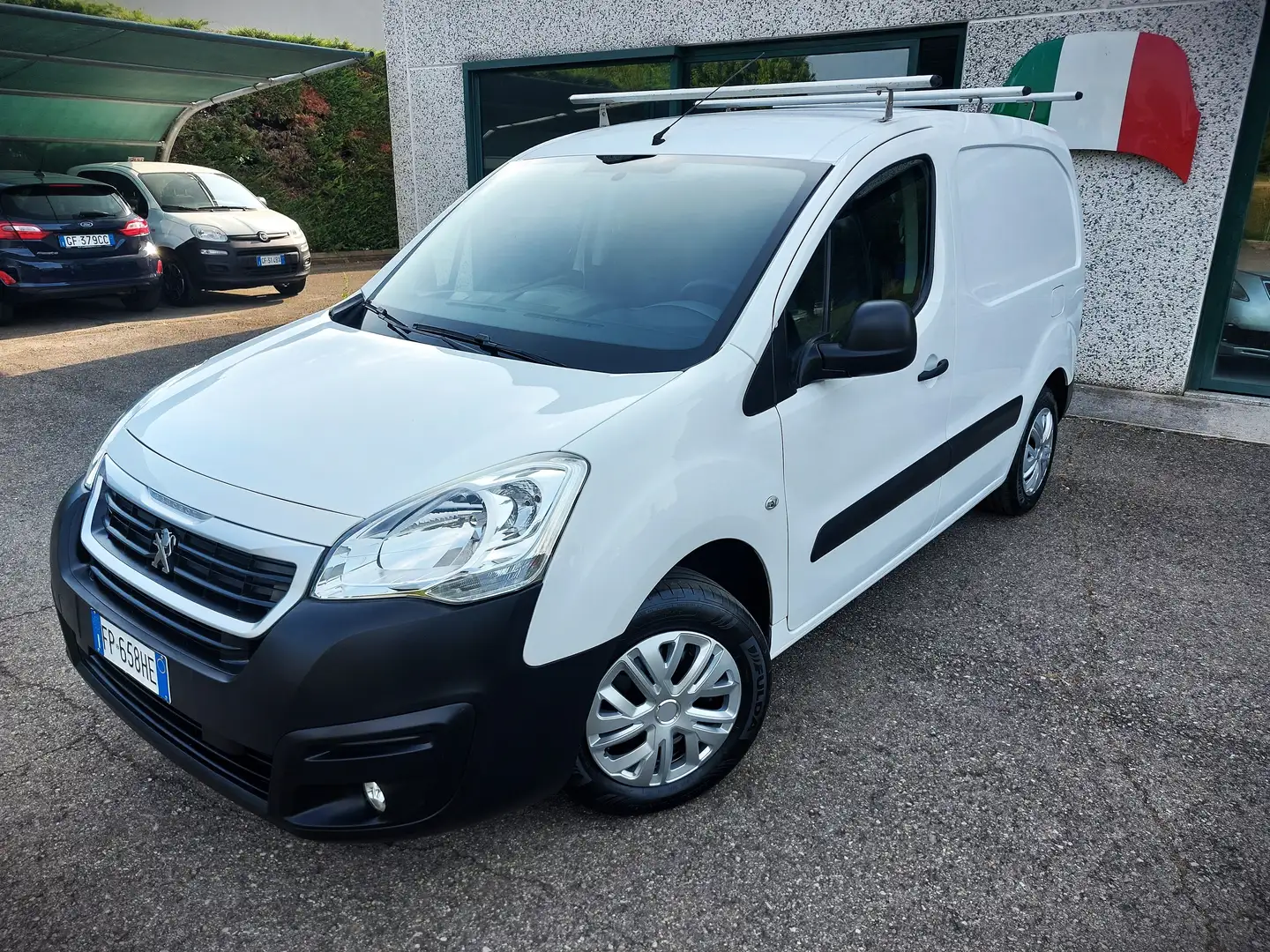 Peugeot Partner Blue HDi 120 CV L1 Furgone Premium 3 Posti Bianco - 1