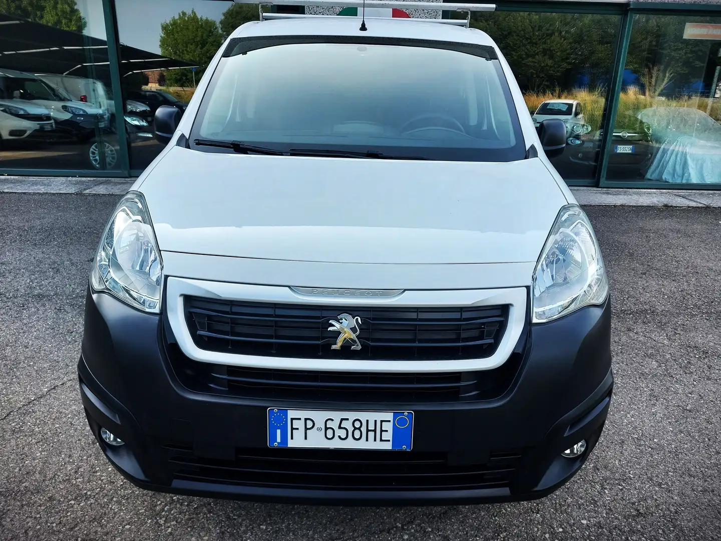 Peugeot Partner Blue HDi 120 CV L1 Furgone Premium 3 Posti Bianco - 2