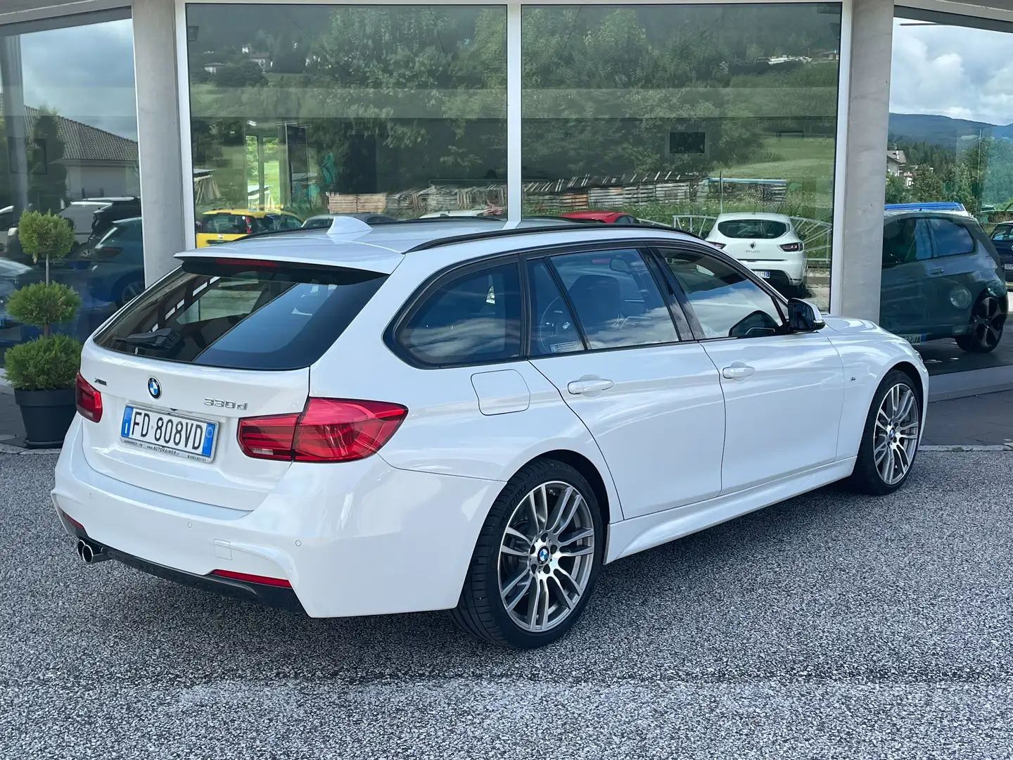 BMW 330 330d Touring xdrive Msport 4x4 Bianco - 2