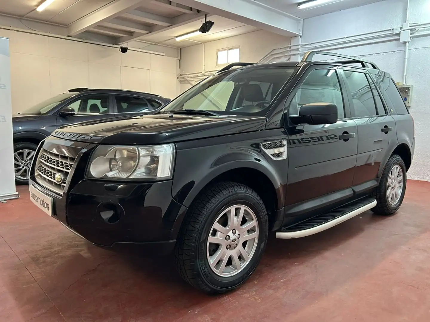 Land Rover Freelander 2.2Td4 HSE Noir - 1