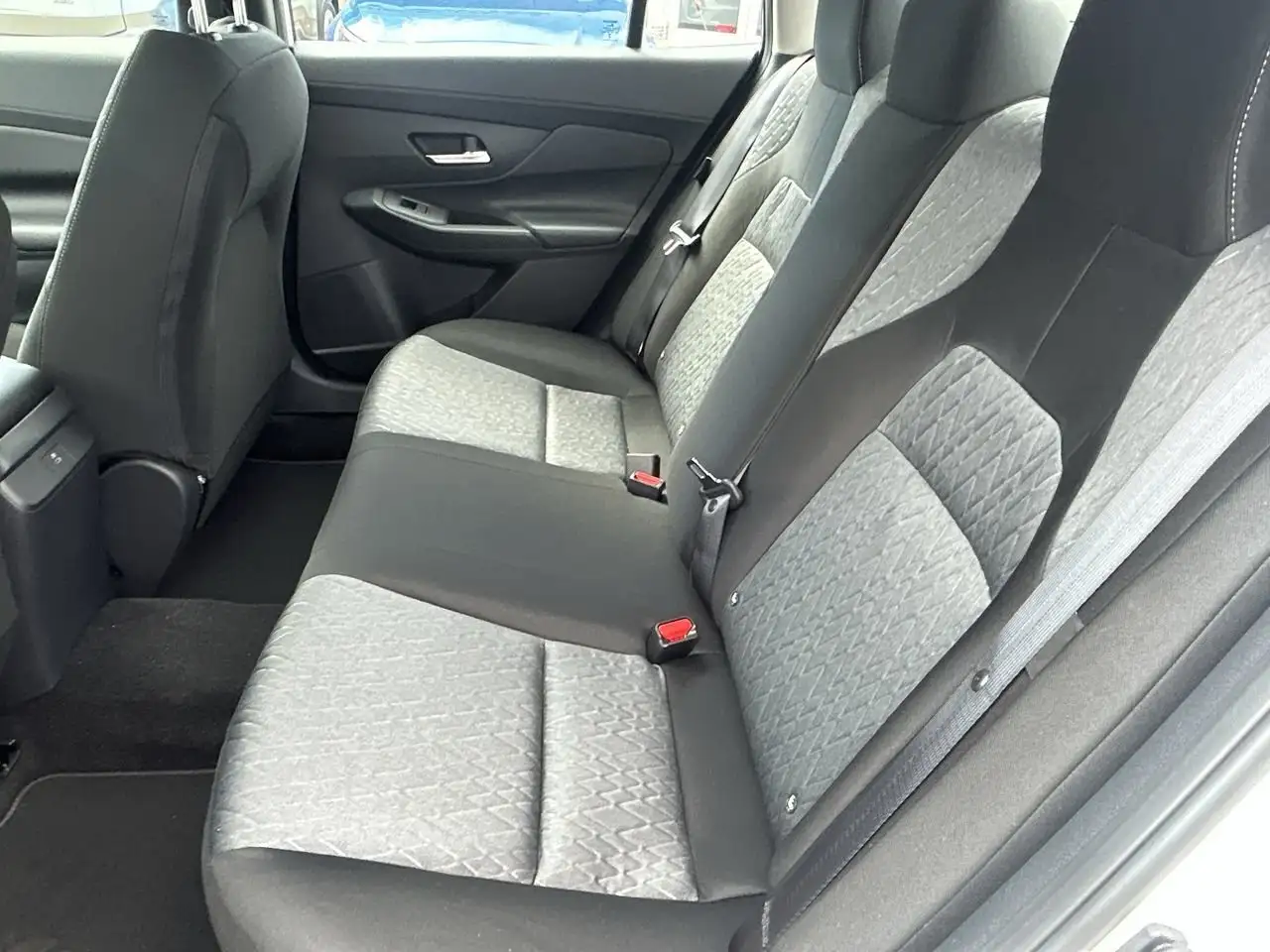 Nissan Sentra снимка Nissan Sentra