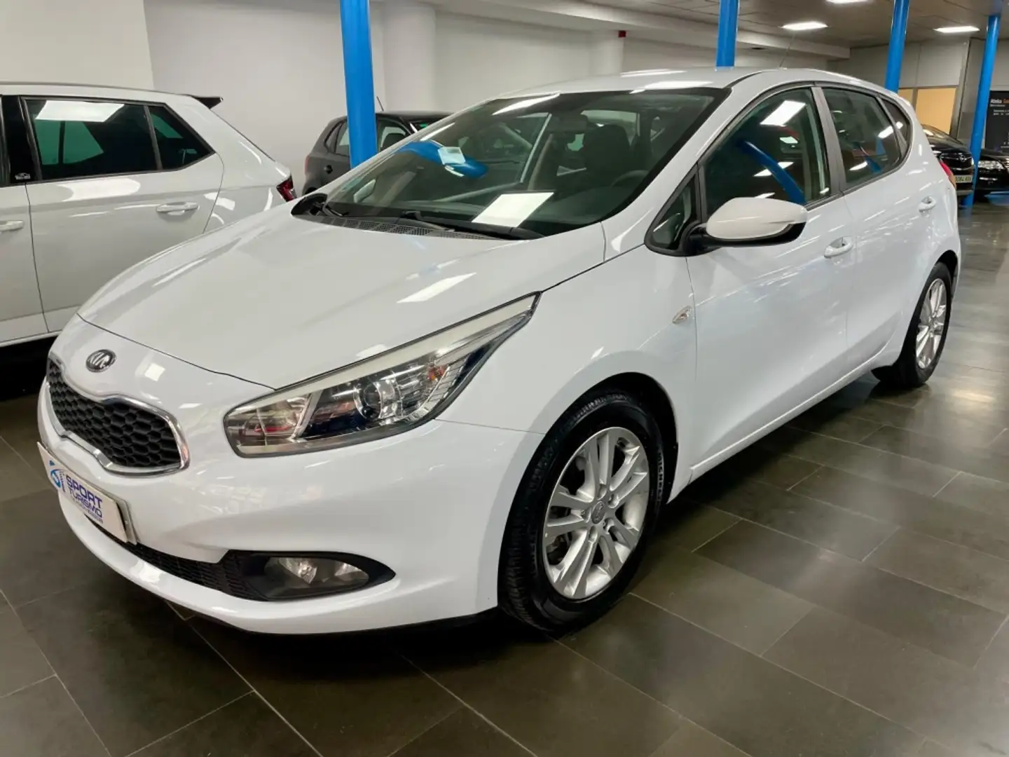 Kia Ceed / cee'd 1.4 CVVT Drive Weiß - 1