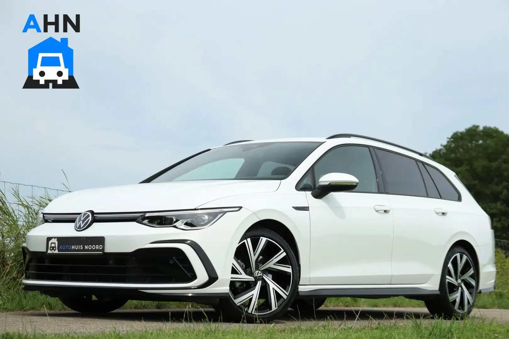 Volkswagen Golf Variant 1.5 eTSI R-Line Business+ Wit - 1