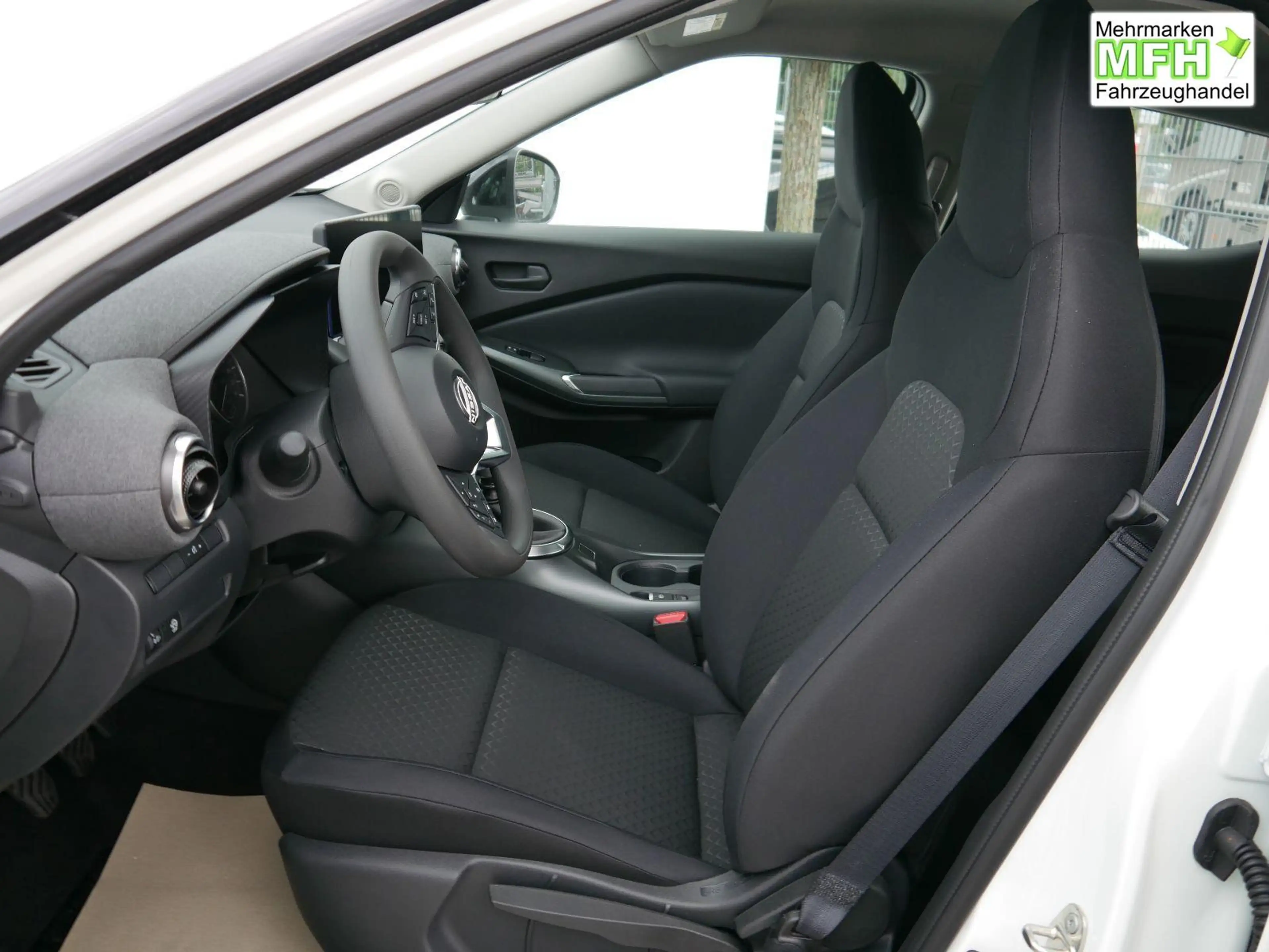 Nissan Juke Acenta 1.0 DIG-T Acenta*NAVI-ÜBER-SMARTLINK*TEM... — photo 9