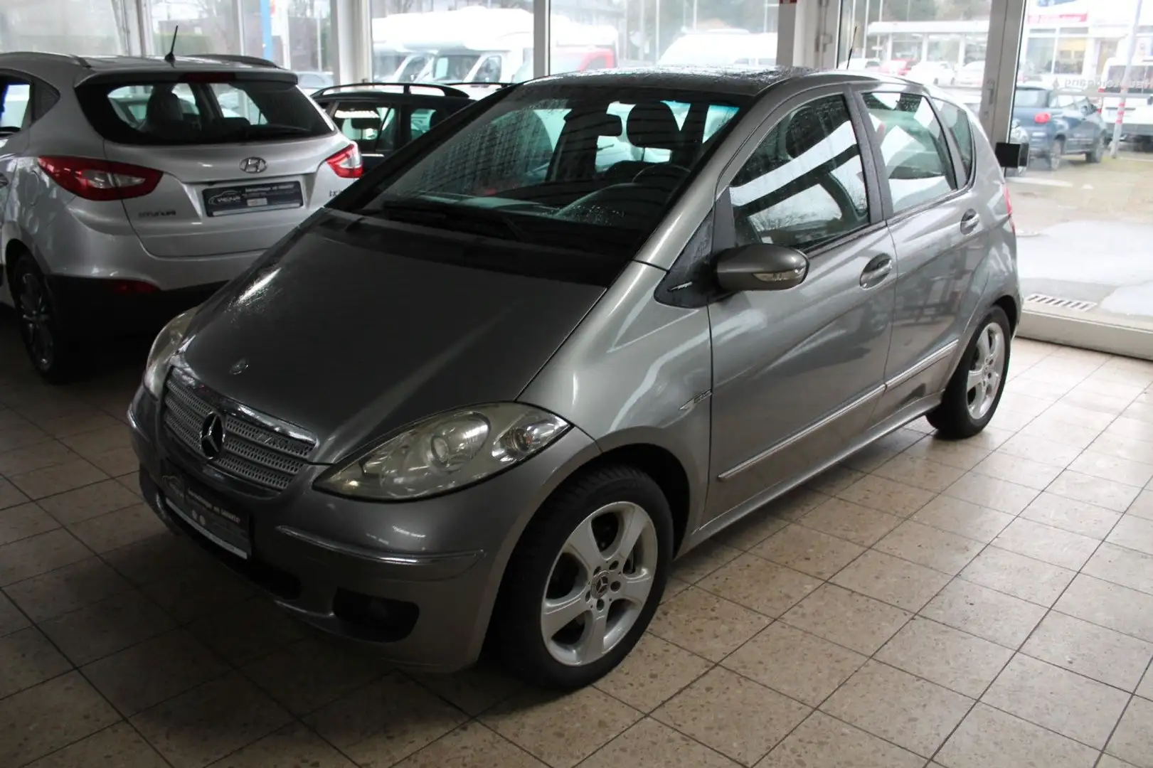Mercedes-Benz A 200 A -Klasse A 200 Turbo Gris - 1