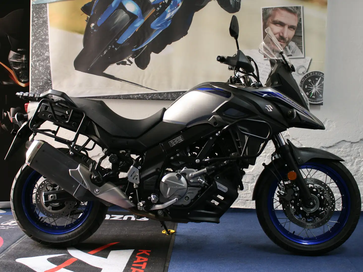 Suzuki V-Strom 650 XT DL650 XTAL1 Silber - 1