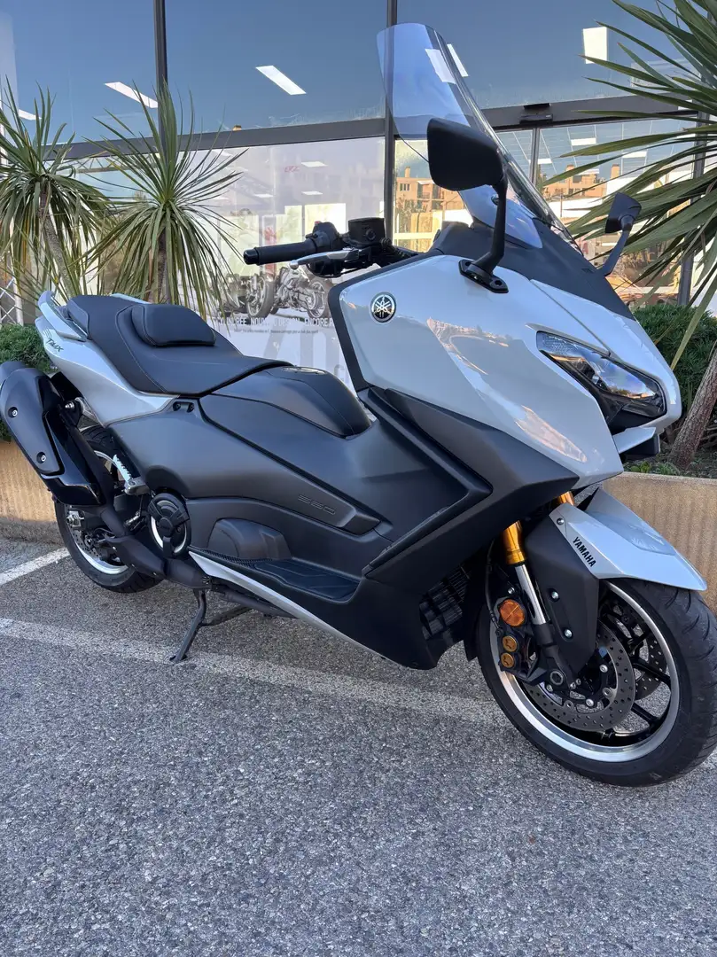 Yamaha TMAX 560 - 1