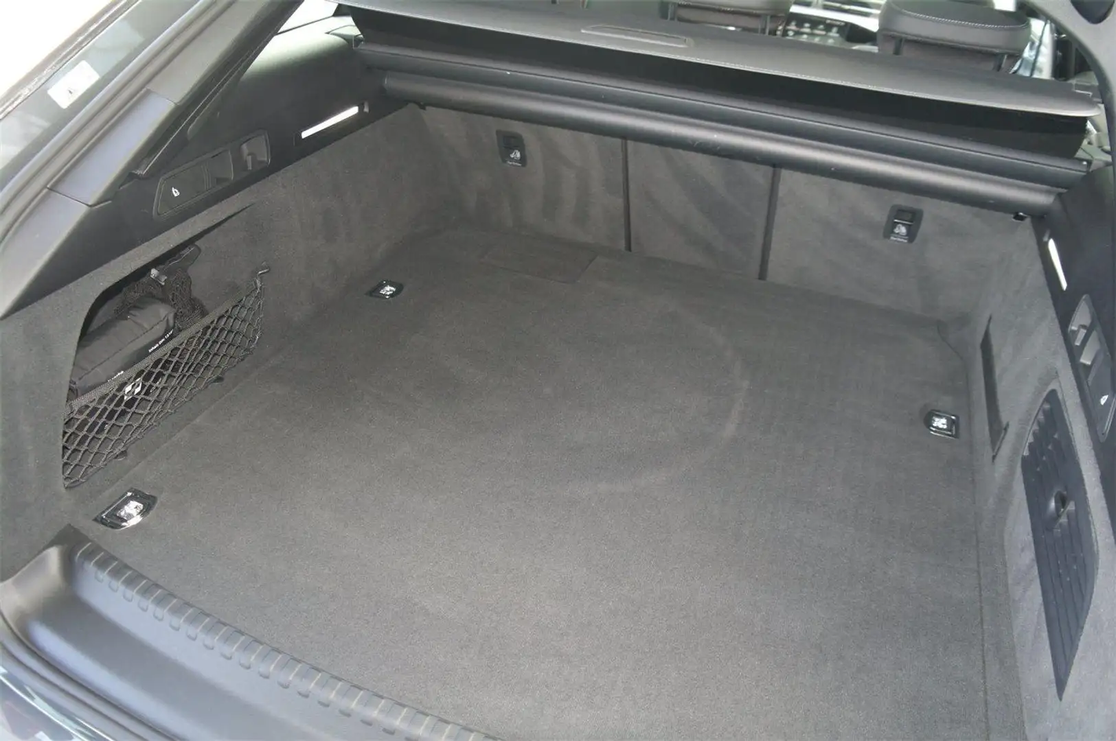 Audi A6 Avant 55 TFSI e PHEV quattr Grau - 2