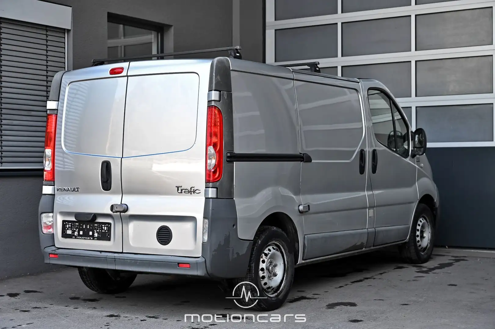 Renault Trafic L1H1 2,7t d Pickerl NEU Grigio - 2