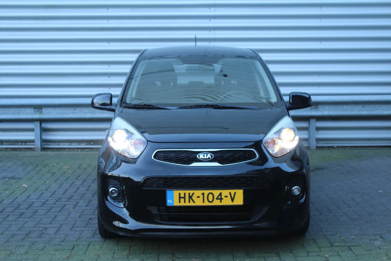 Kia Picanto 1.0 CVVT 67pk First Edition 5 zits NL-Auto NAP 1e Zwart - 2