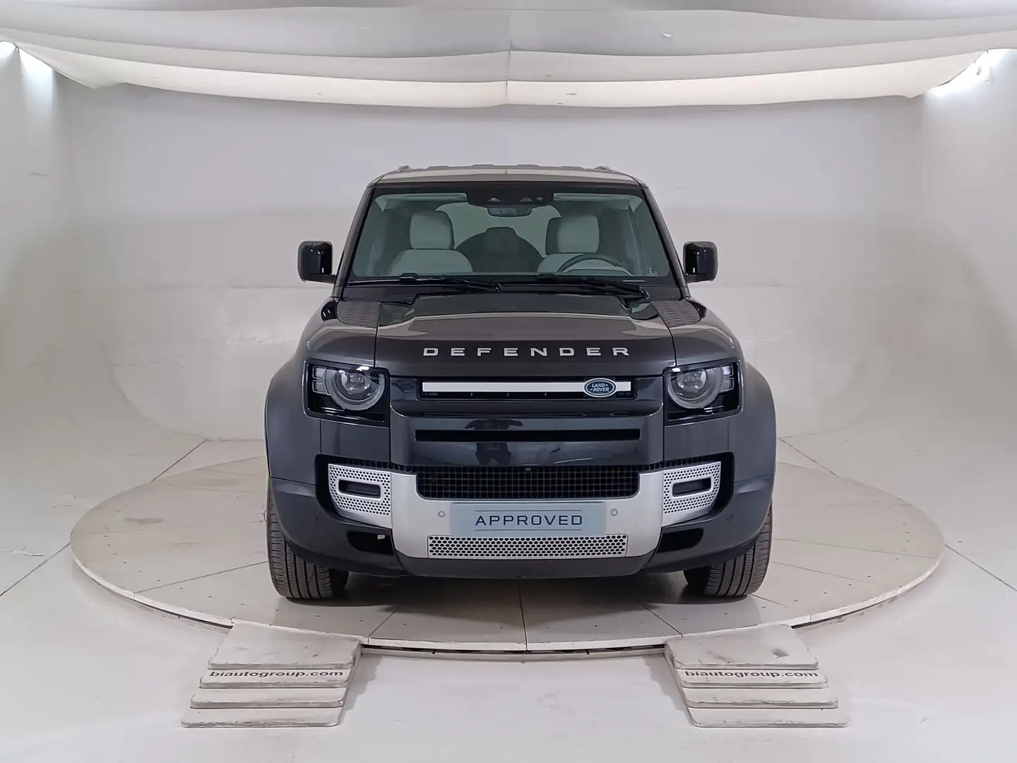 Land Rover Defender VII 2020 110 Diesel 110 3.0d i6 mhev X-Dynamic SE - 2