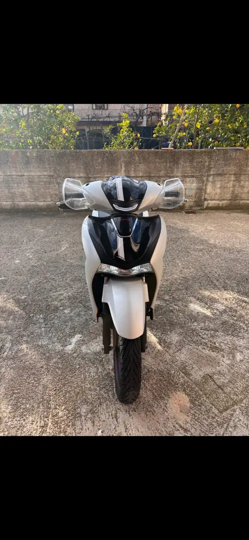 Honda SH 125i Fehér - 2