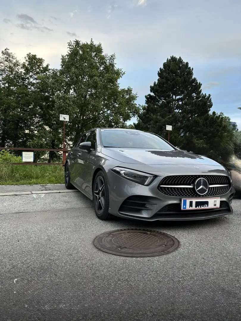 Mercedes-Benz A 180 A 180 d Grau - 2