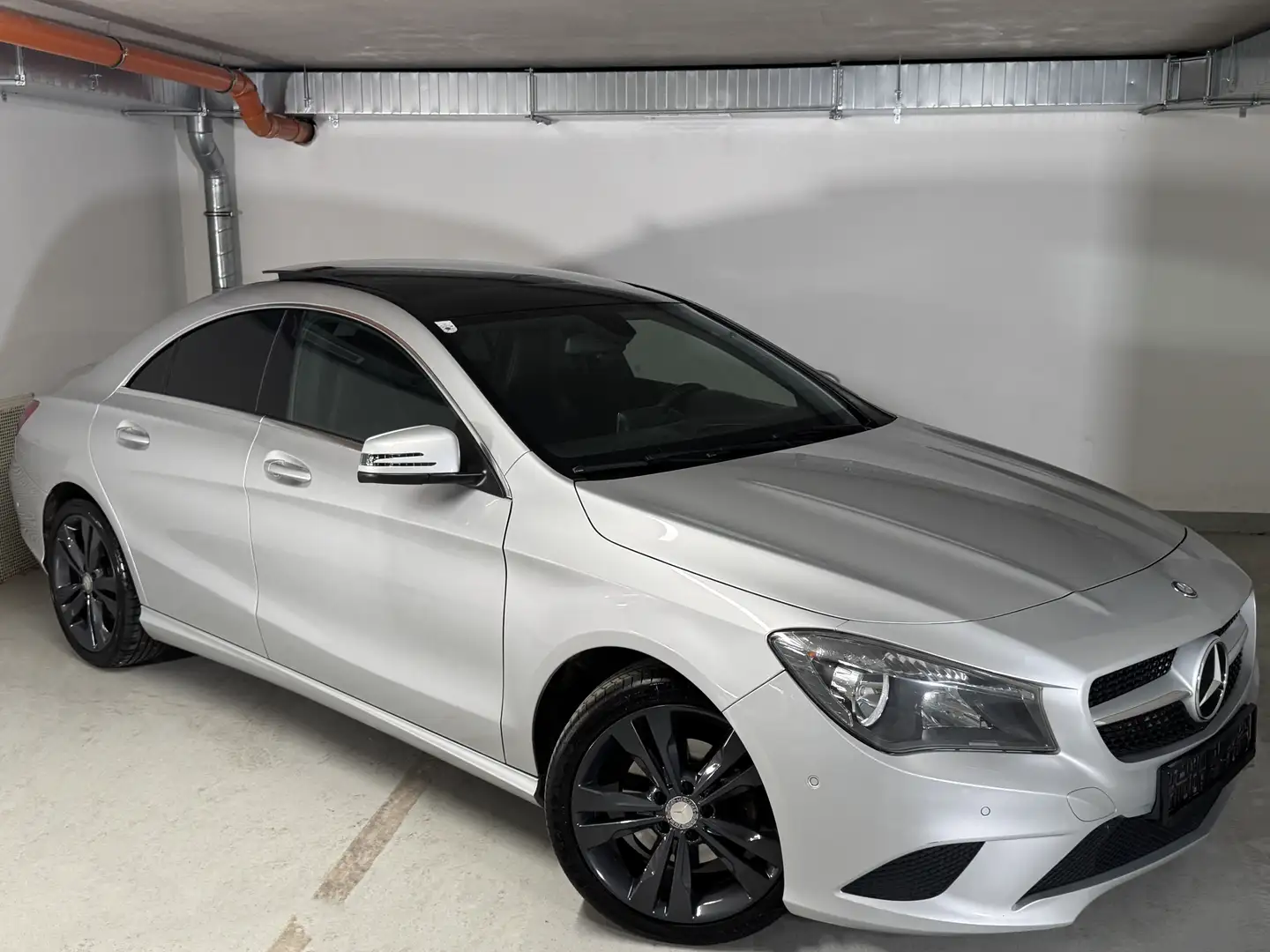 Mercedes-Benz CLA 180 Benziner // PANO // URBAN // PARKTRONIC - 1