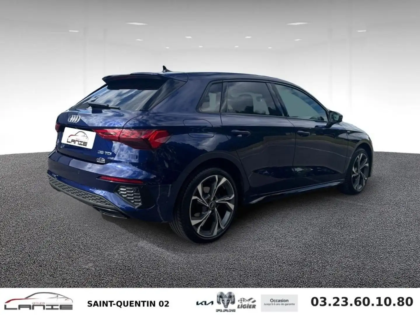Audi A3 35 TDI 150 S tronic 7 S line Bleu - 2