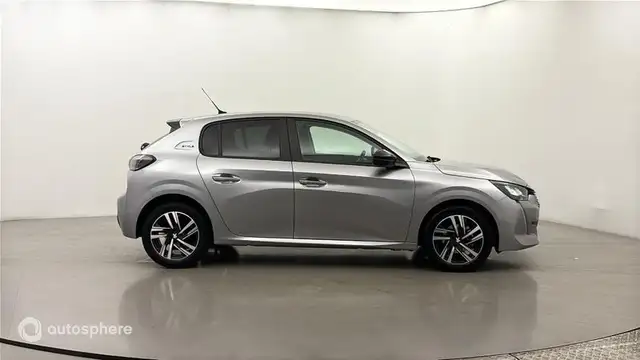 Peugeot 208 view 4