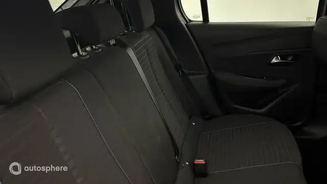 Peugeot 208 view 13