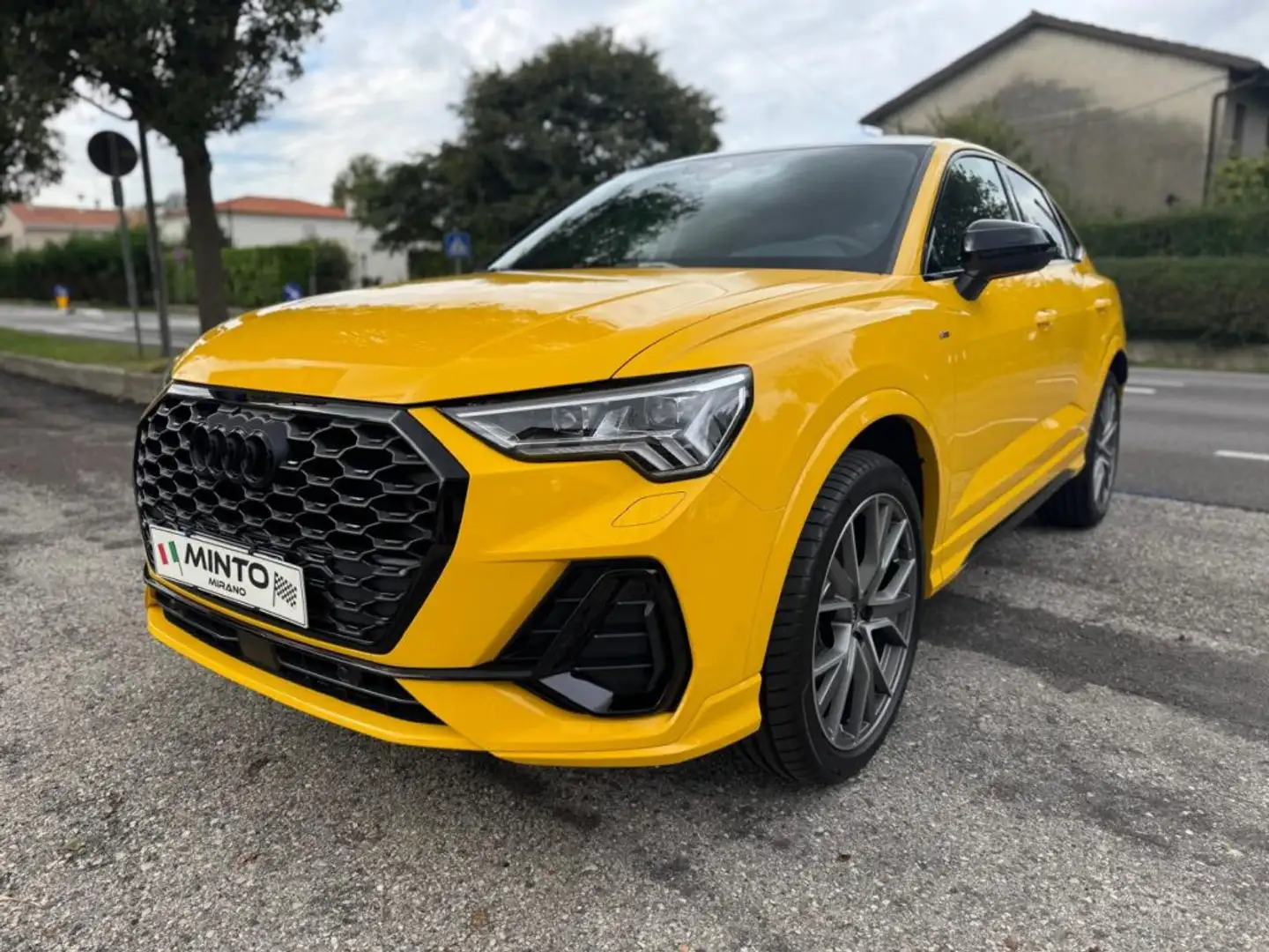Audi Q3 SPB 35 TDI S tronic S line edition Identity Black Jaune - 1