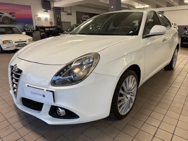 Alfa Romeo Giulietta Giulietta III 2010 1.6 jtdm Exclusive E5