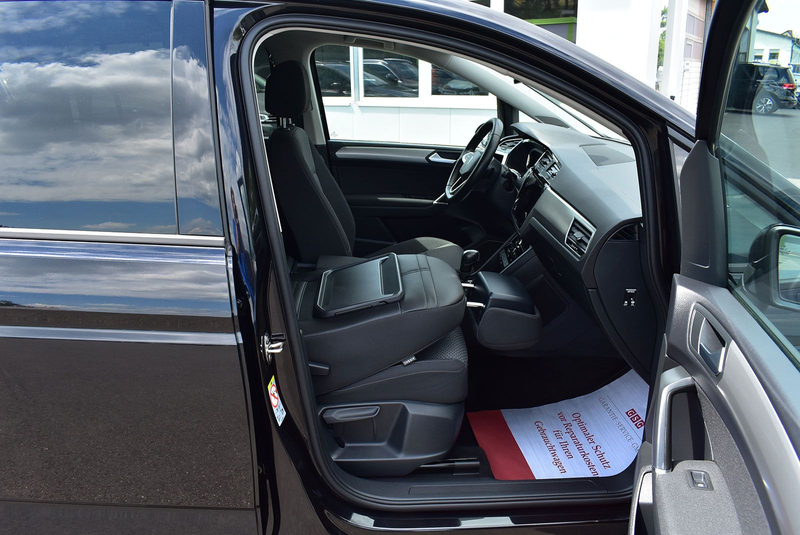 Volkswagen Touran 1,5TSI IQ.LIGHT+ACC+Kamera+7Sitzer+17"Alu — photo 11
