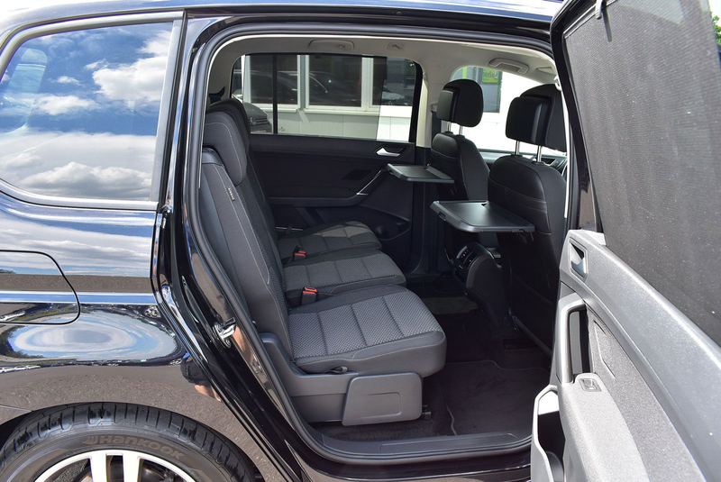 Volkswagen Touran 1,5TSI IQ.LIGHT+ACC+Kamera+7Sitzer+17"Alu — photo 12