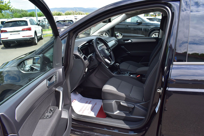 Volkswagen Touran 1,5TSI IQ.LIGHT+ACC+Kamera+7Sitzer+17"Alu — photo 7