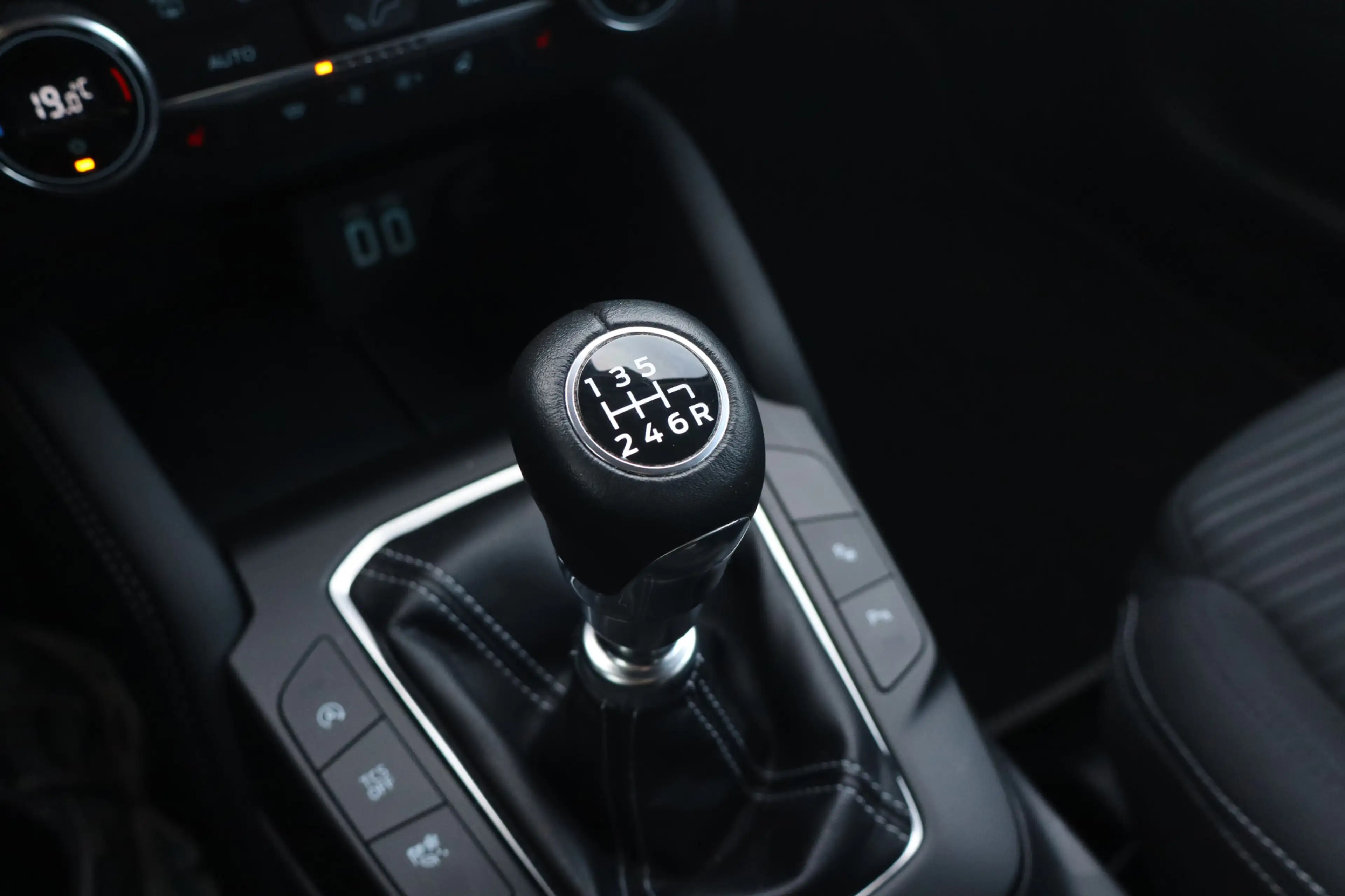 Ford Focus Wagon 1.0 EcoBoost Hybrid Titanium X Business - NL — photo 21