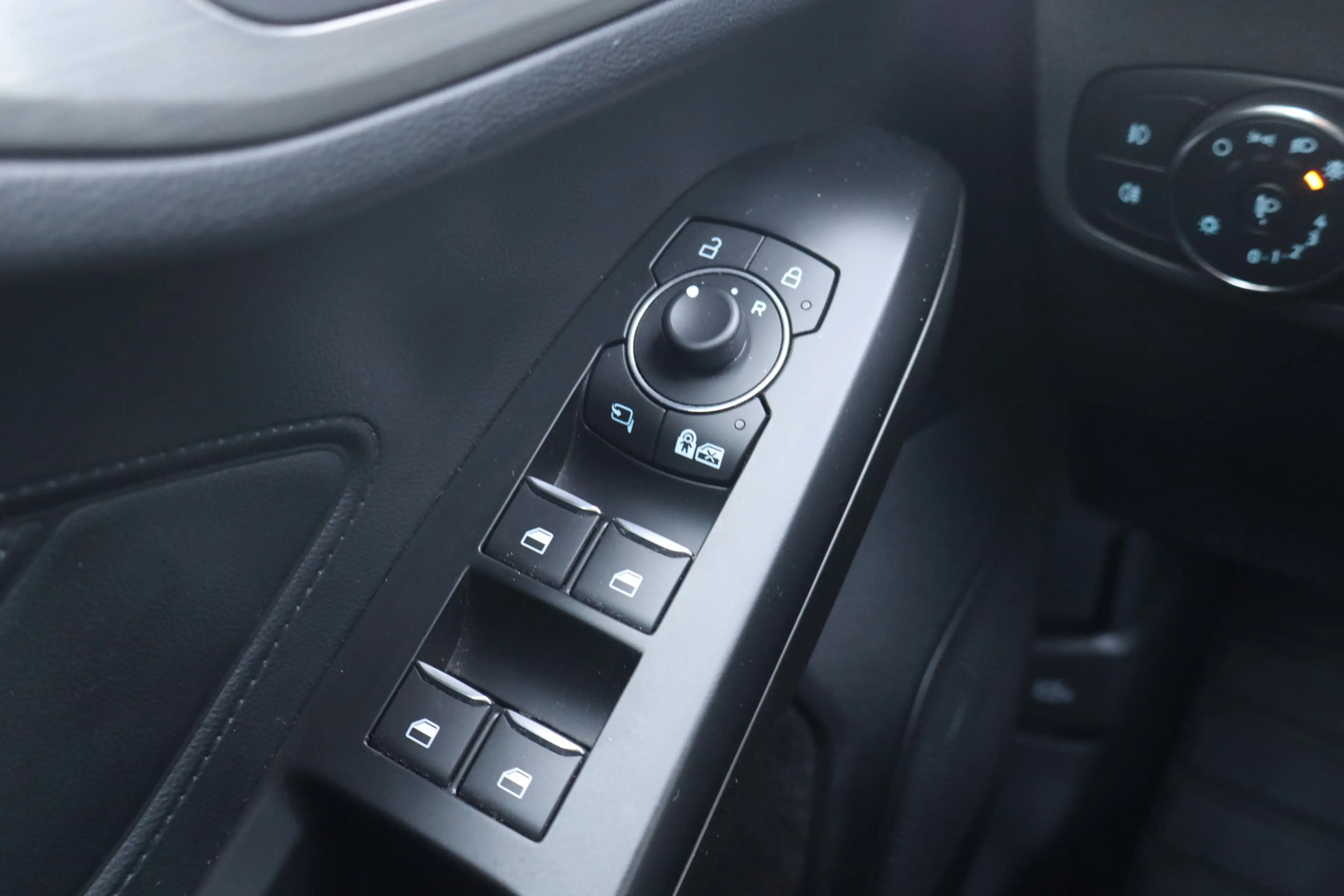 Ford Focus Wagon 1.0 EcoBoost Hybrid Titanium X Business - NL — photo 30
