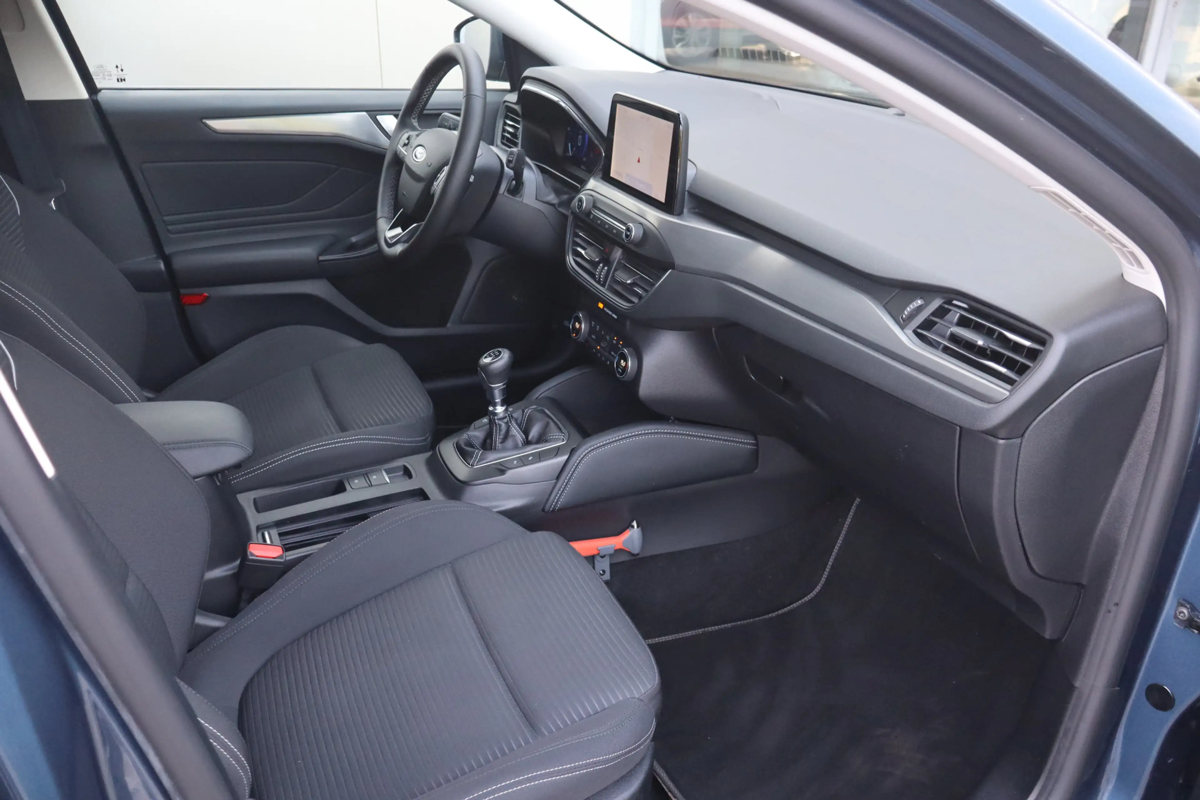 Ford Focus Wagon 1.0 EcoBoost Hybrid Titanium X Business - NL — photo 3