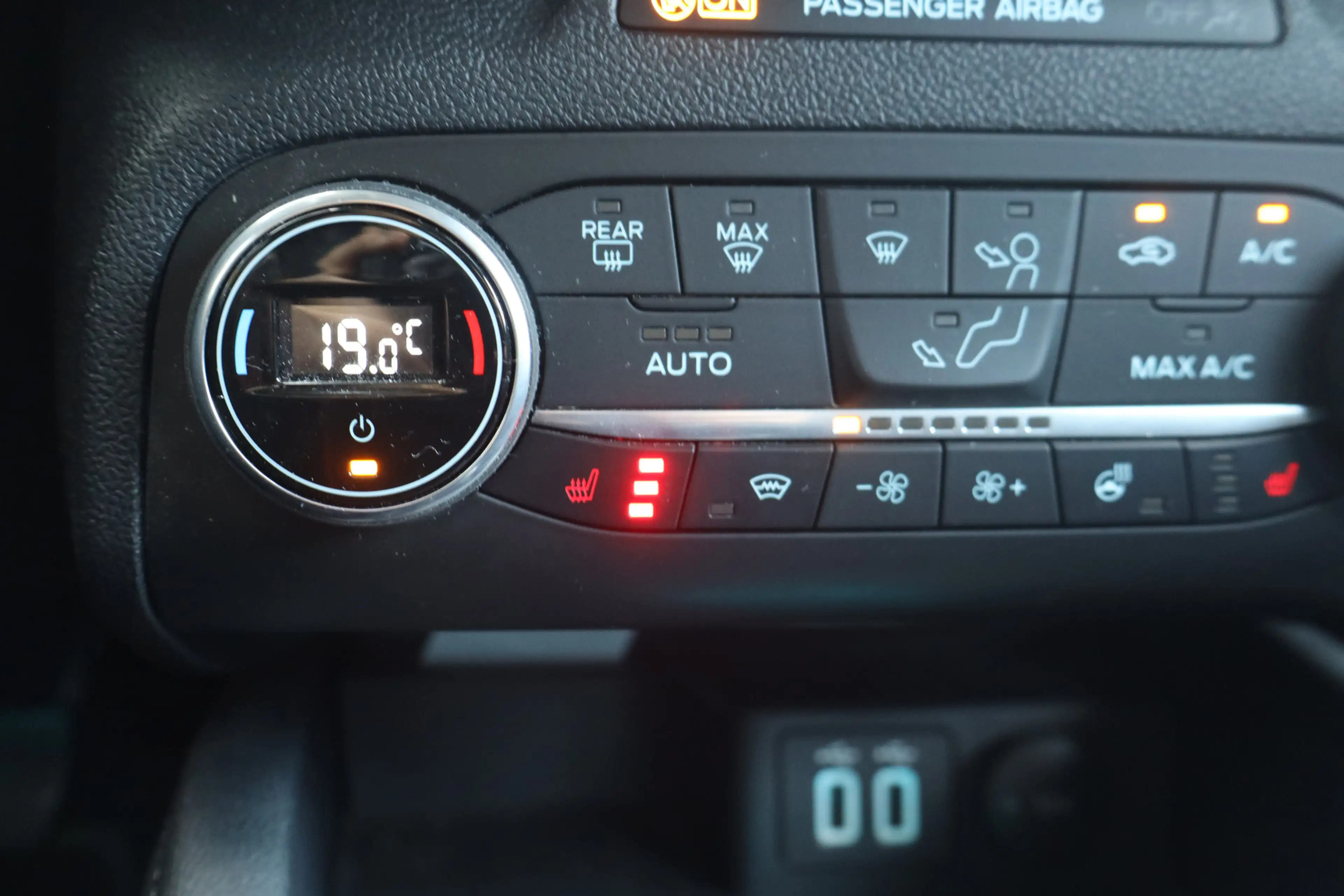 Ford Focus Wagon 1.0 EcoBoost Hybrid Titanium X Business - NL — photo 14