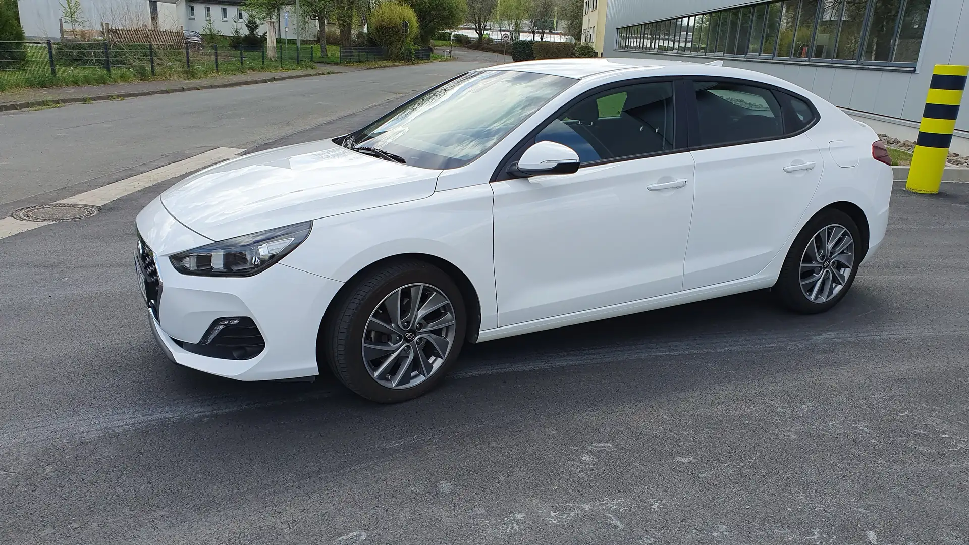 Hyundai i30 i30 1.0 T-GDI Fastback Trend - 2 Jahre TÜV Wit - 2