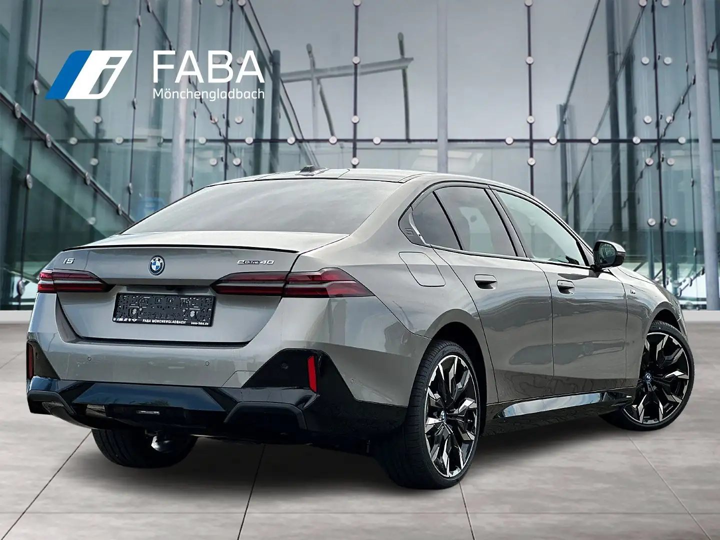 BMW i5 eDrive40 Limousine M Sportpaket Head-Up DAB Šedá - 2