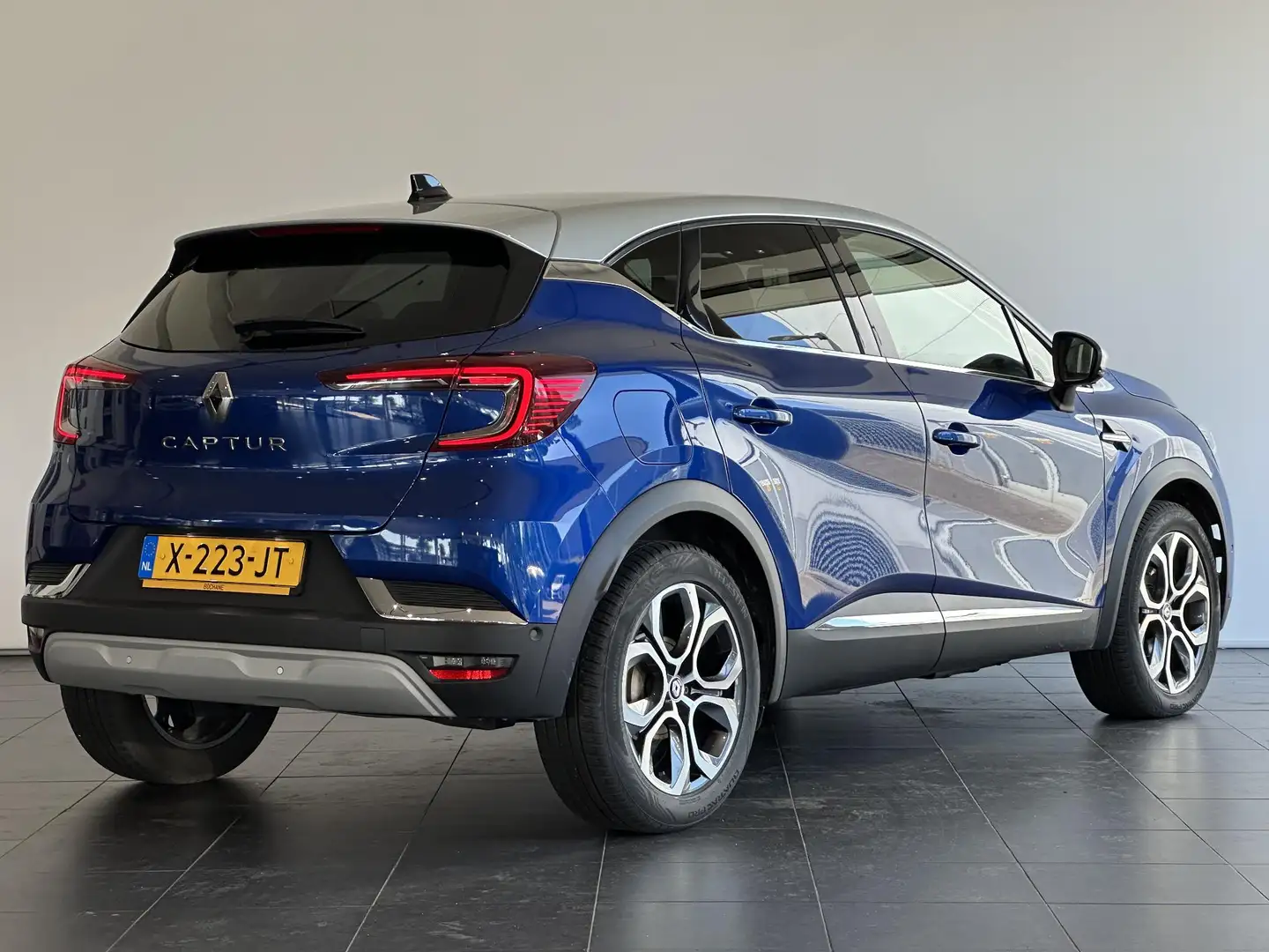 Renault Captur 1.0 TCe 90 techno RONDOM ZICHT CAMERA | NAVIGATIE Bleu - 2