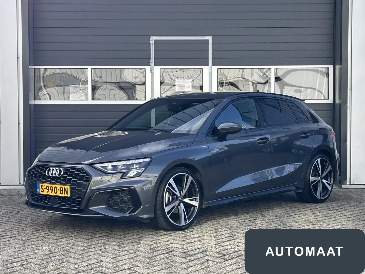 Audi A3 Sportback 30 TFSI S edition | S line | Keyless | V Grijs - 2