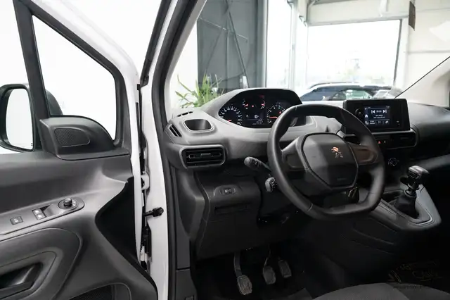 Peugeot Partner view 9