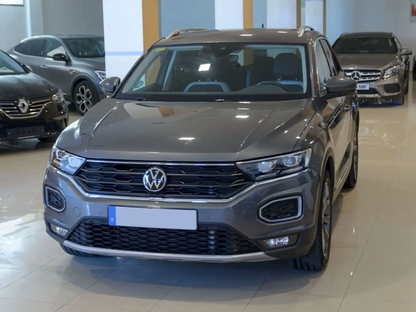 Volkswagen T-Roc 1.5 TSI Advance Style Gris - 1