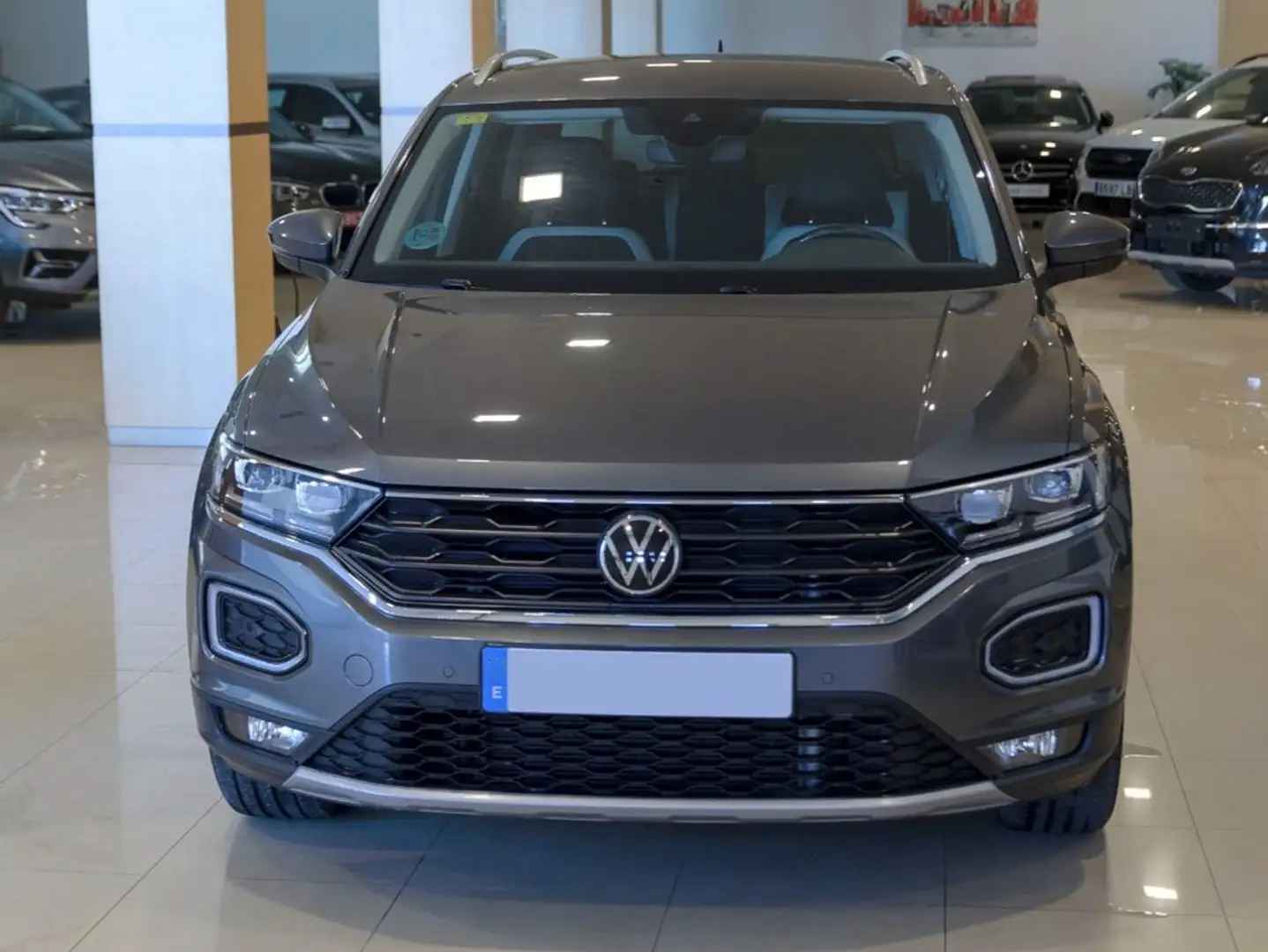 Volkswagen T-Roc 1.5 TSI Advance Style Gris - 2