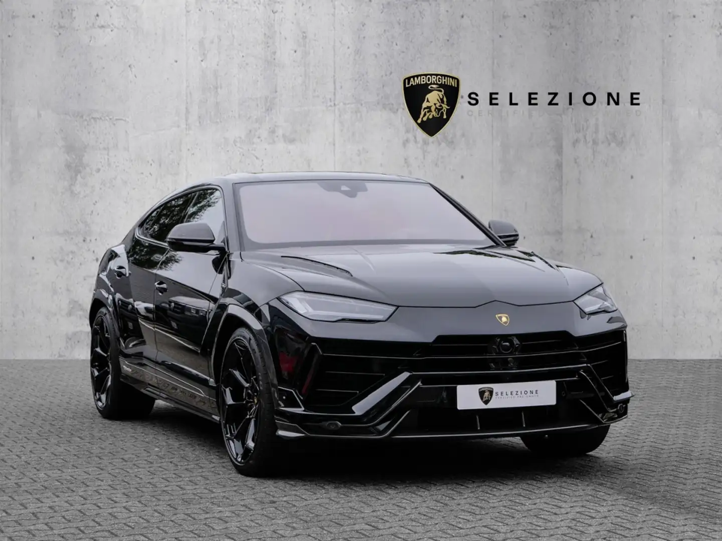 Lamborghini Urus Perfomante Nero Helene, Full Exterior Carbon Noir - 1