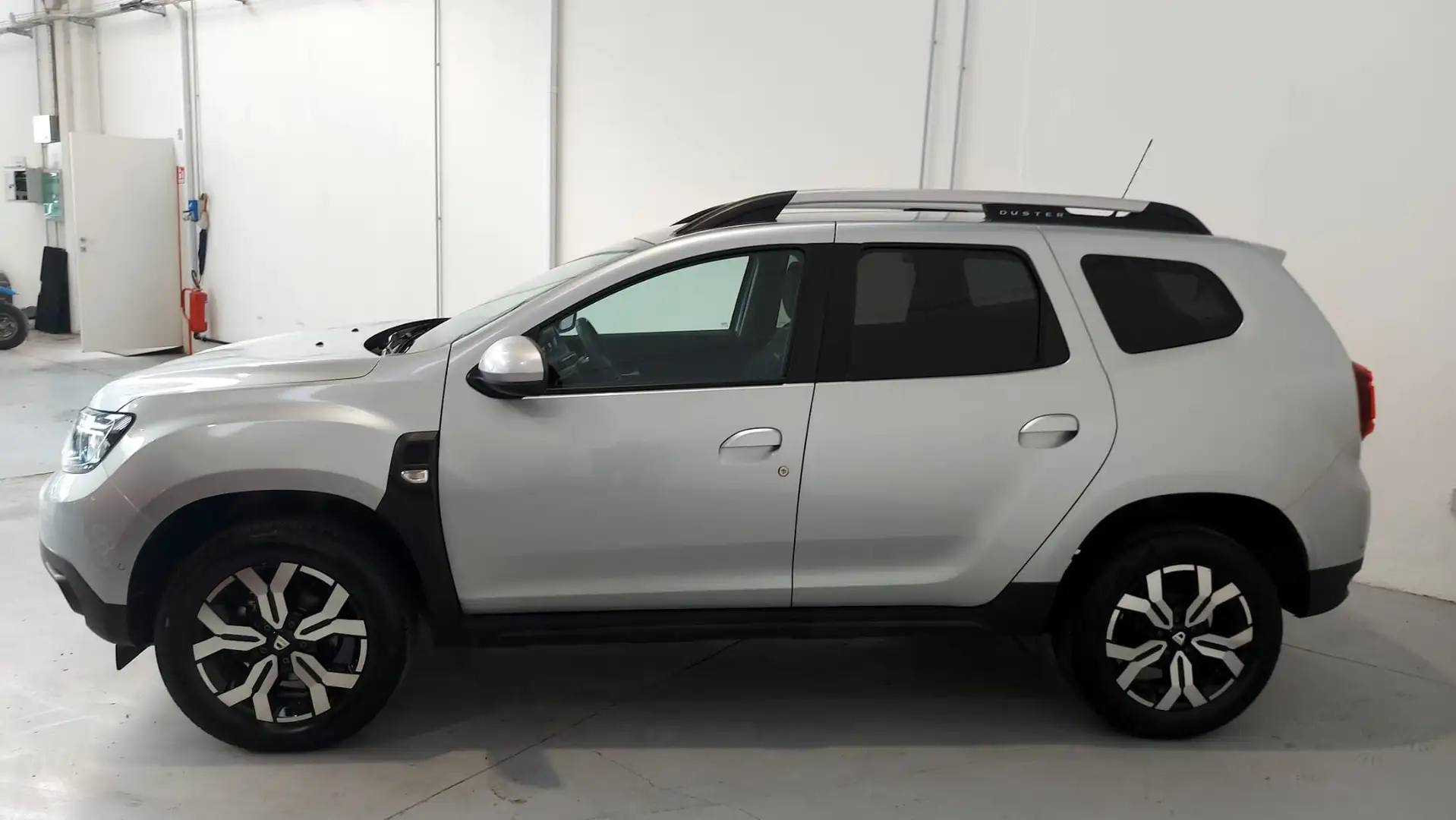 Dacia Duster 1.0 tce Prestige Gpl 4x2 100cv GH676 Grigio - 2