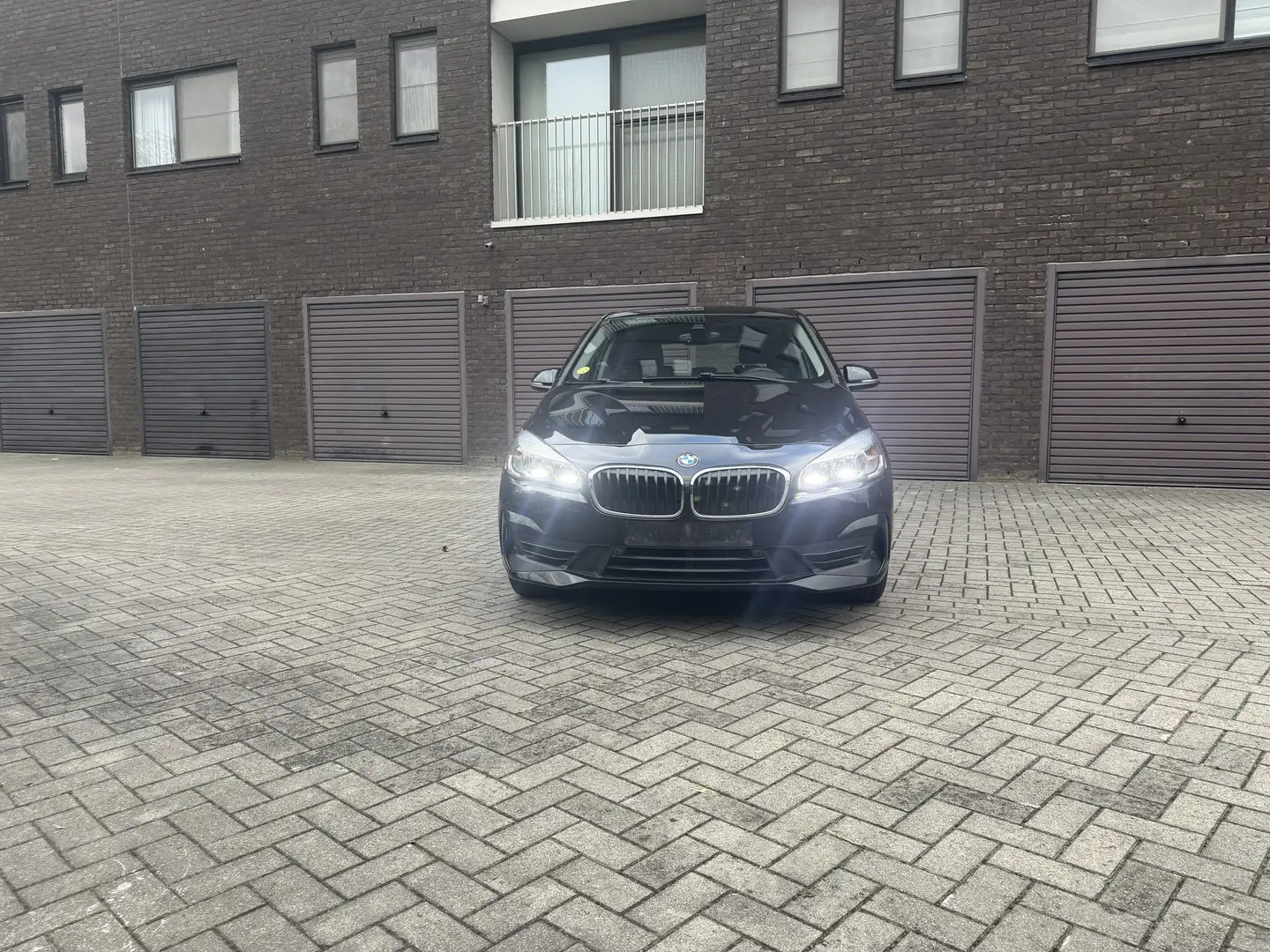 BMW 216 216d Active Tourer Advantage Zwart - 2