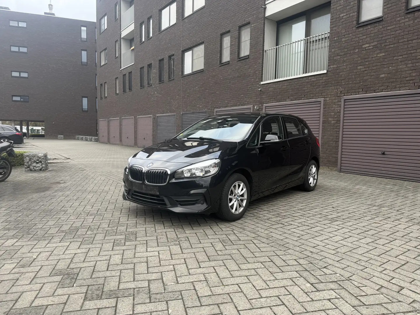 BMW 216 216d Active Tourer Advantage Zwart - 1