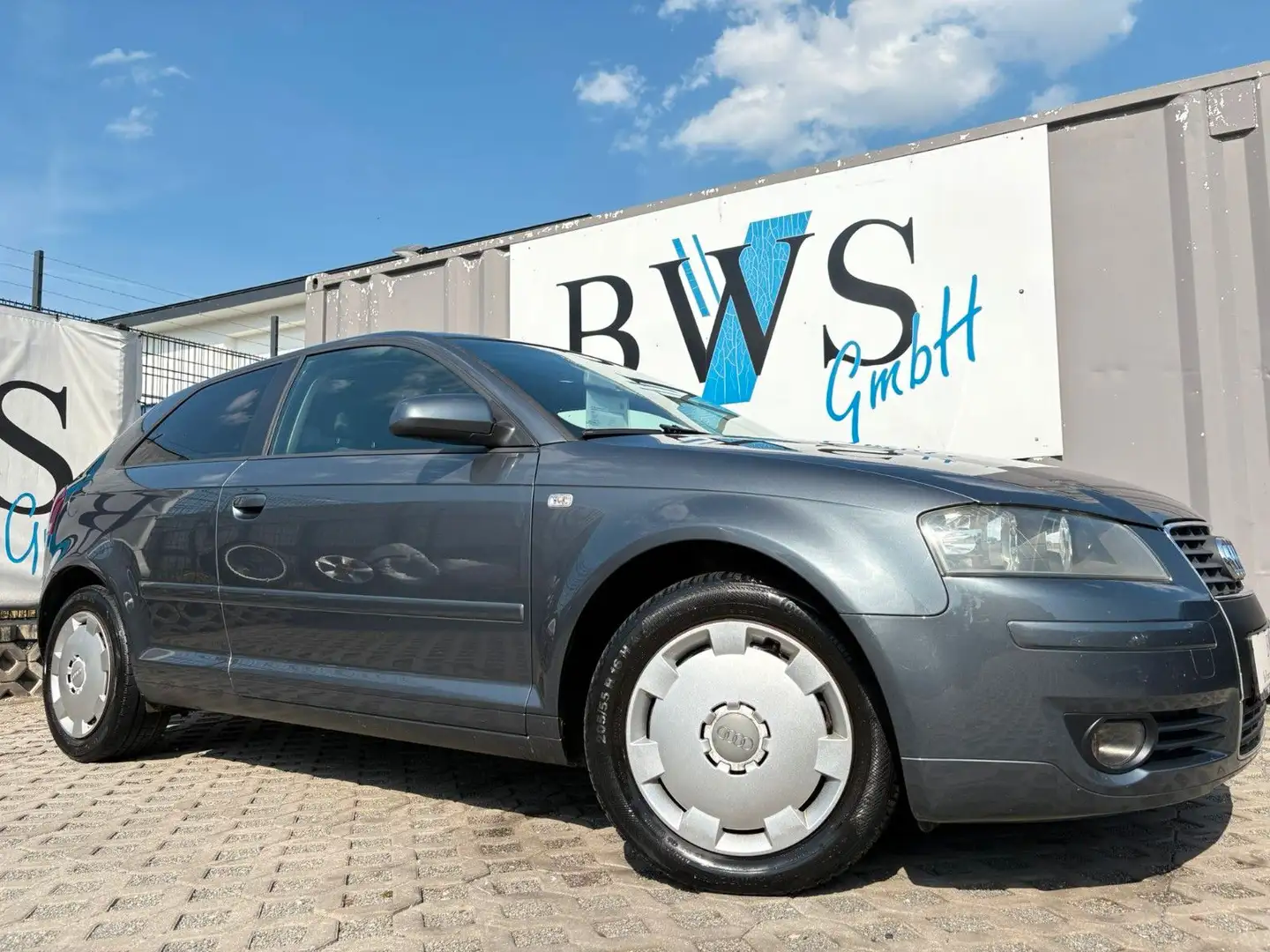 Audi A3 1.6 Attraction Klimaaut./SHZ/ TÜV 08/2026 Gris - 1