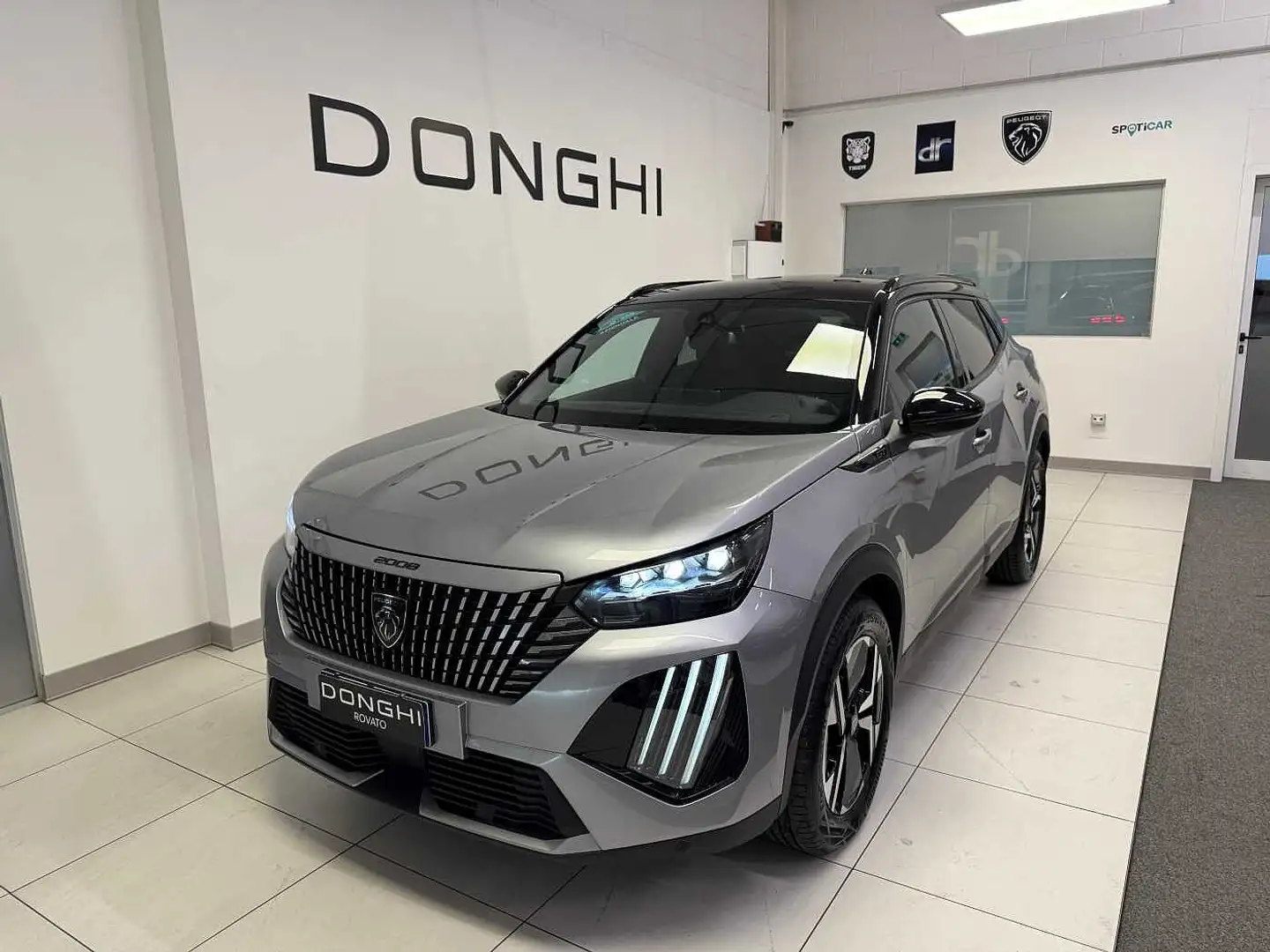 Peugeot 2008 GT Hybrid 136cv e-DCS6 AZIENDALE! Gris - 1