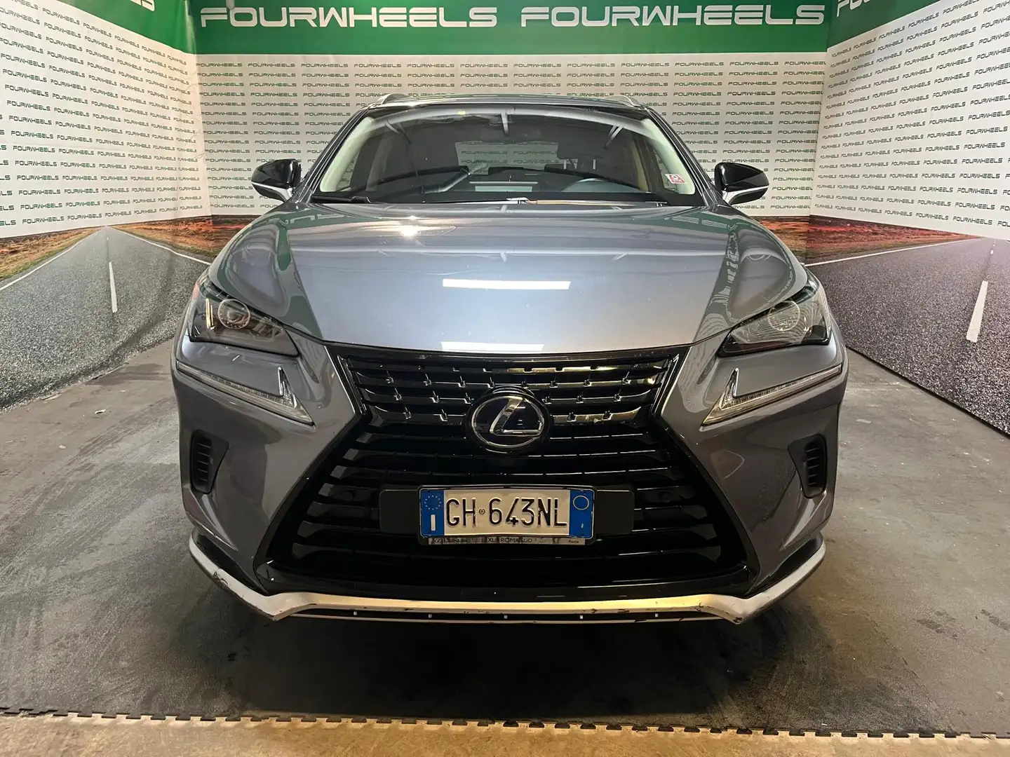 Lexus NX 300h NX 300h 2.5 premium 4wd cvt Gris - 2