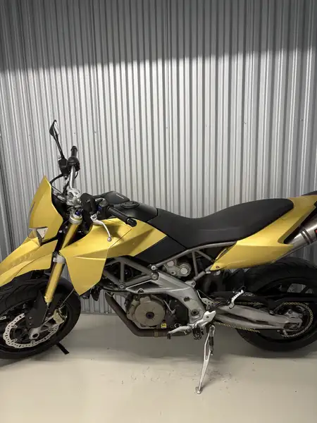 Aprilia Dorsoduro - foto 4