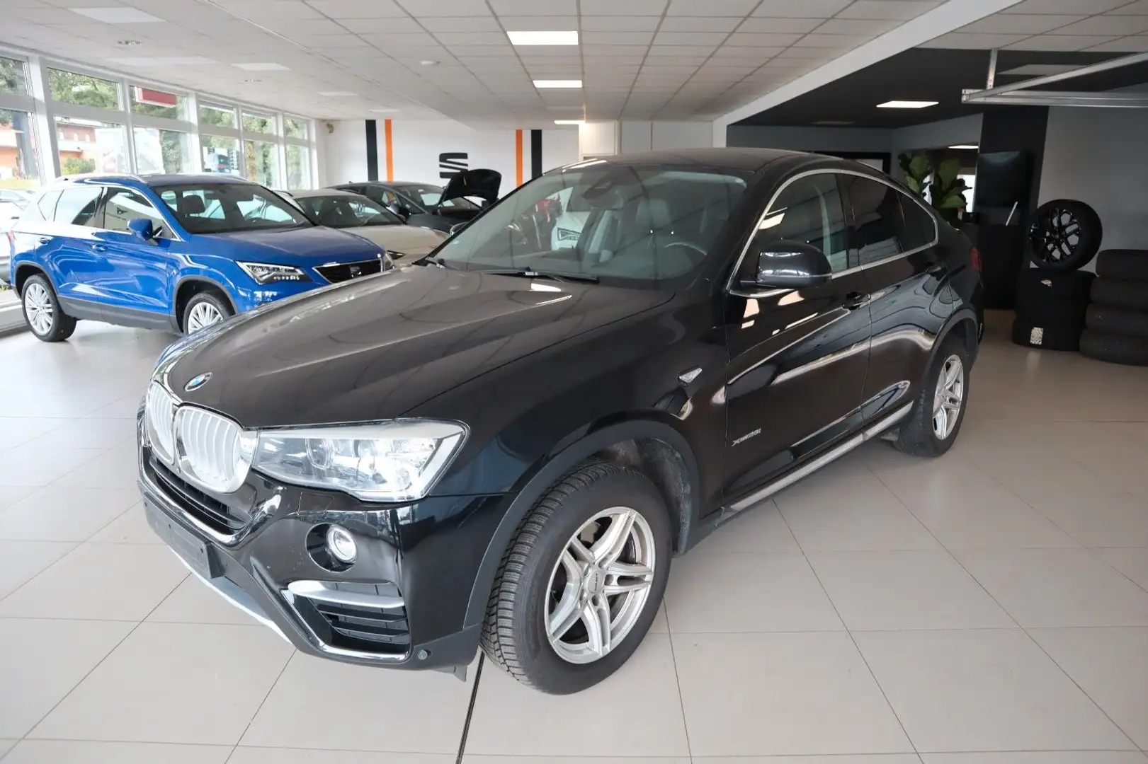 BMW X4 Baureihe X4 xDrive 28 i Schwarz - 1