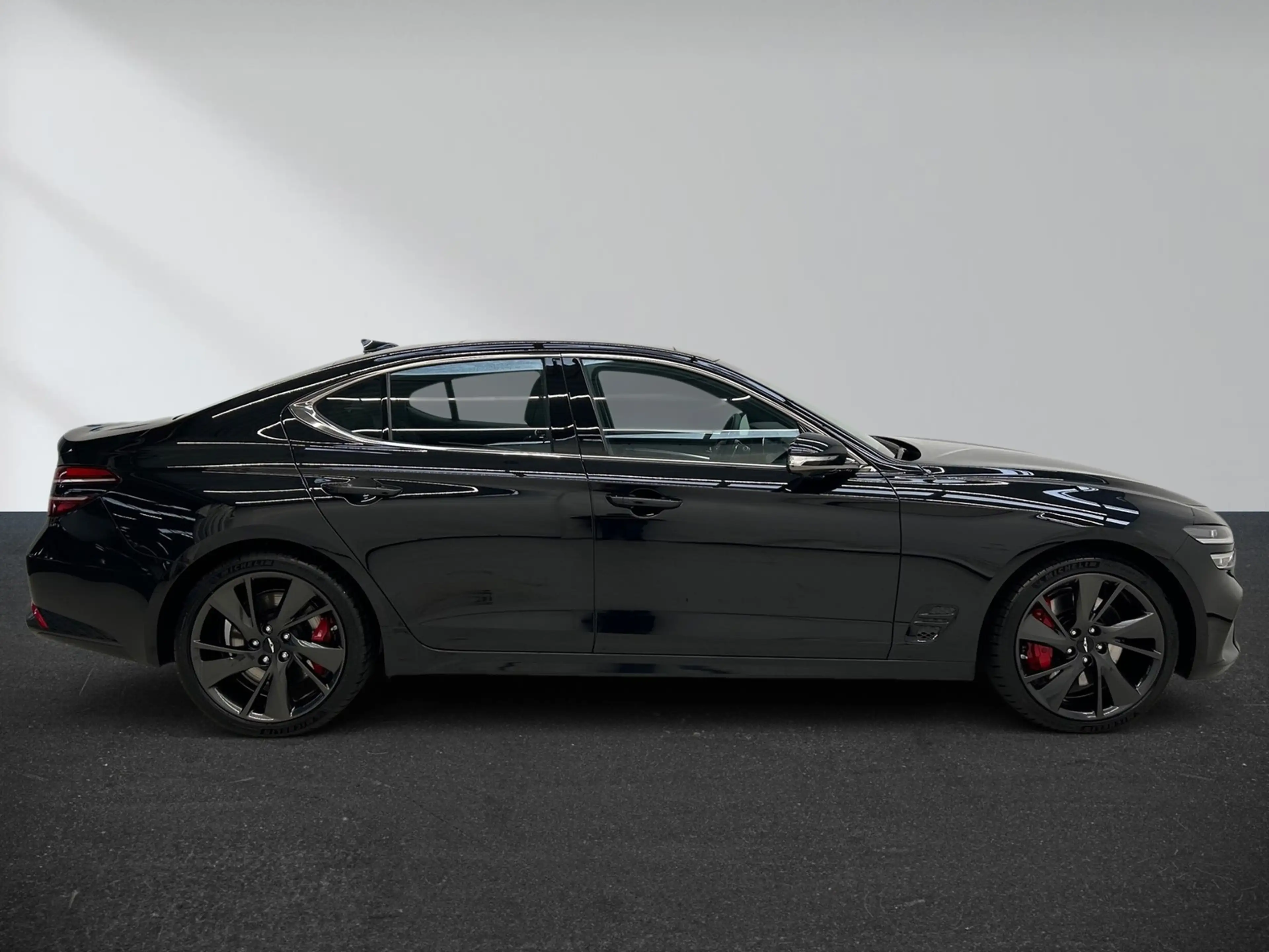 Genesis G70 Sedan 2.0 T-GDi Sport — photo 4