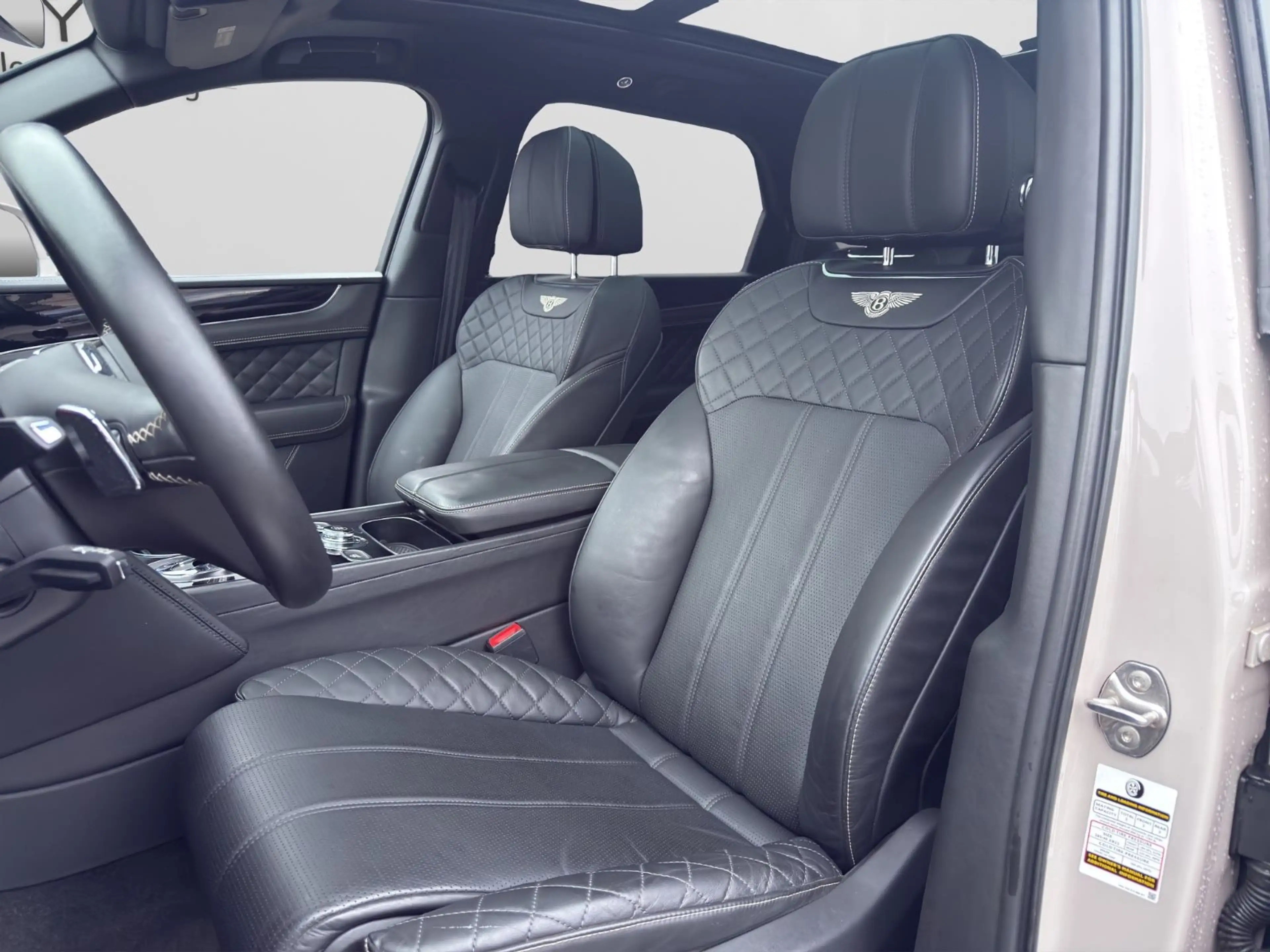 Bentley Bentayga 6.0 W12 4WD Aut. / CARBON / PANO — photo 9