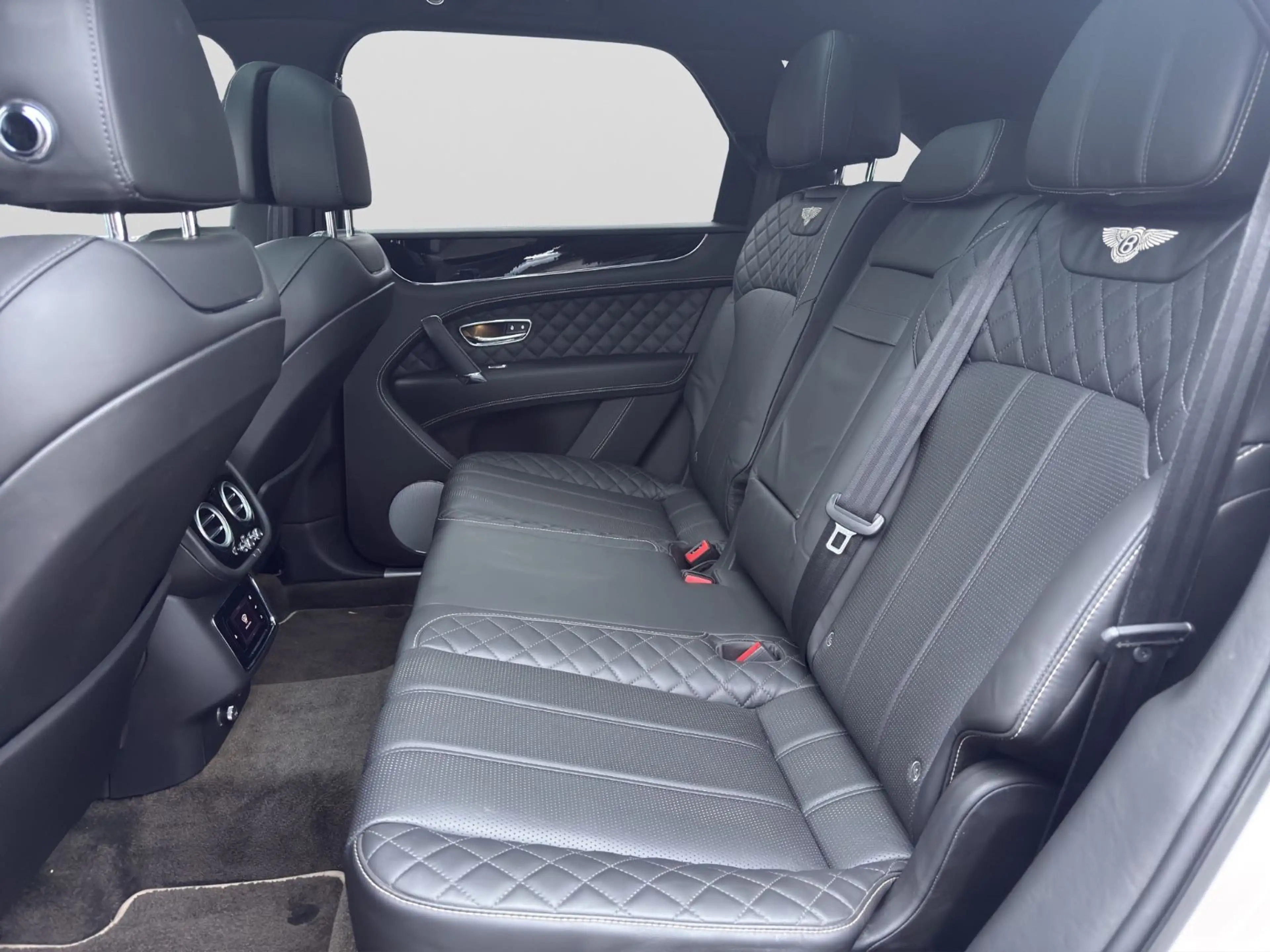 Bentley Bentayga 6.0 W12 4WD Aut. / CARBON / PANO — photo 10