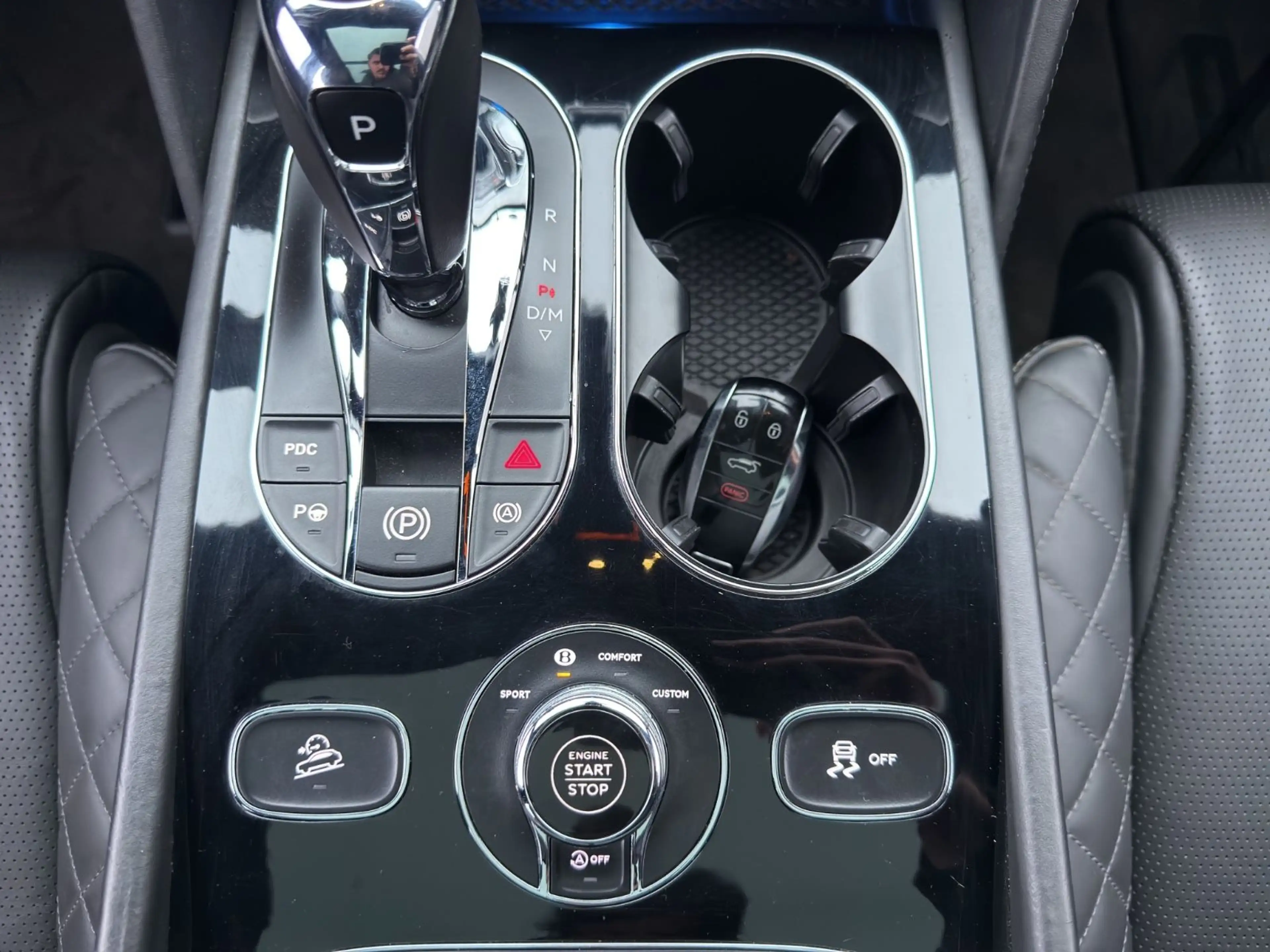 Bentley Bentayga 6.0 W12 4WD Aut. / CARBON / PANO — photo 20